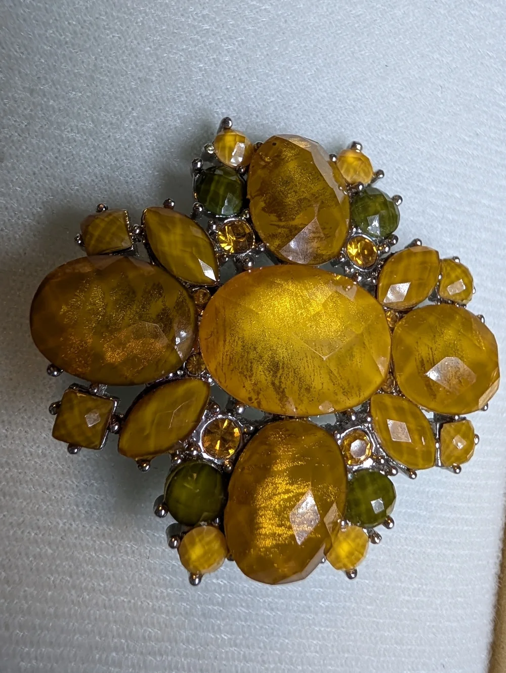 Amber Glass Statement Brooch Gold Tone Green Accent Rhinestone Pin Statement - Picture 3 of 7